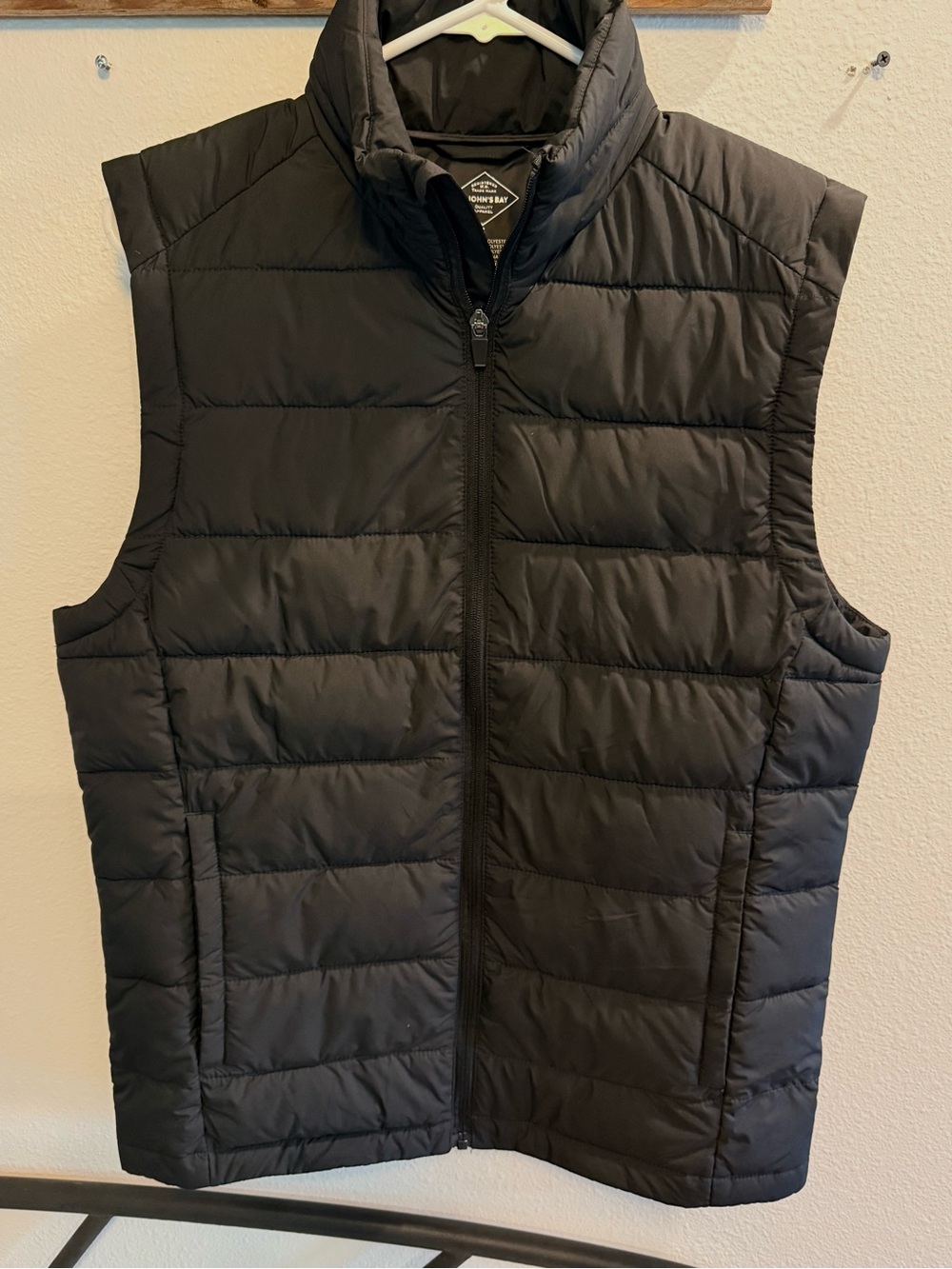 St. John’s Bay Men’s Black Quilted Puffer Vest Size Small Full Zip